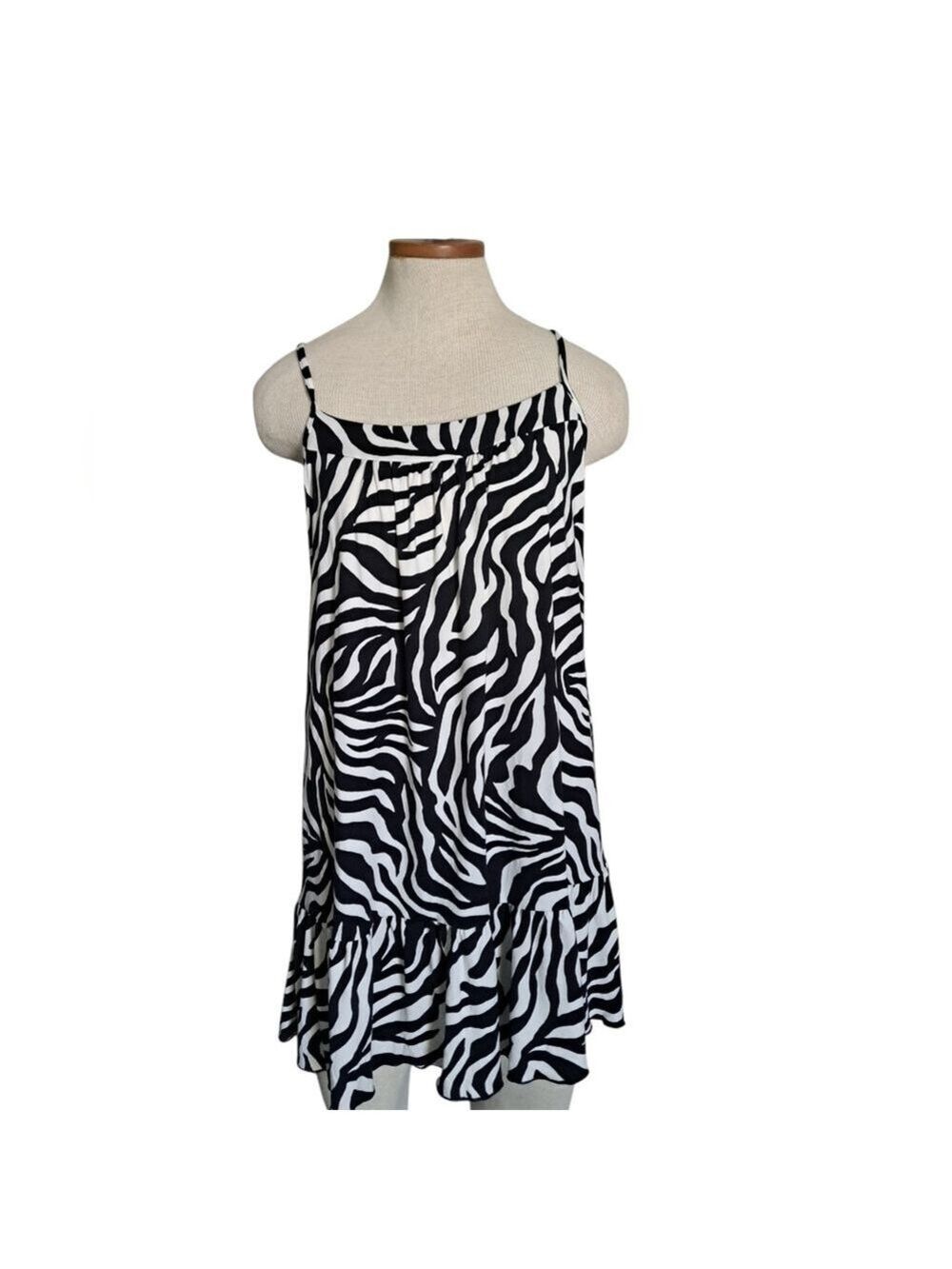 JOYSPUN Zebra Print tier hem chemise nightdress coastal black white L 12-14